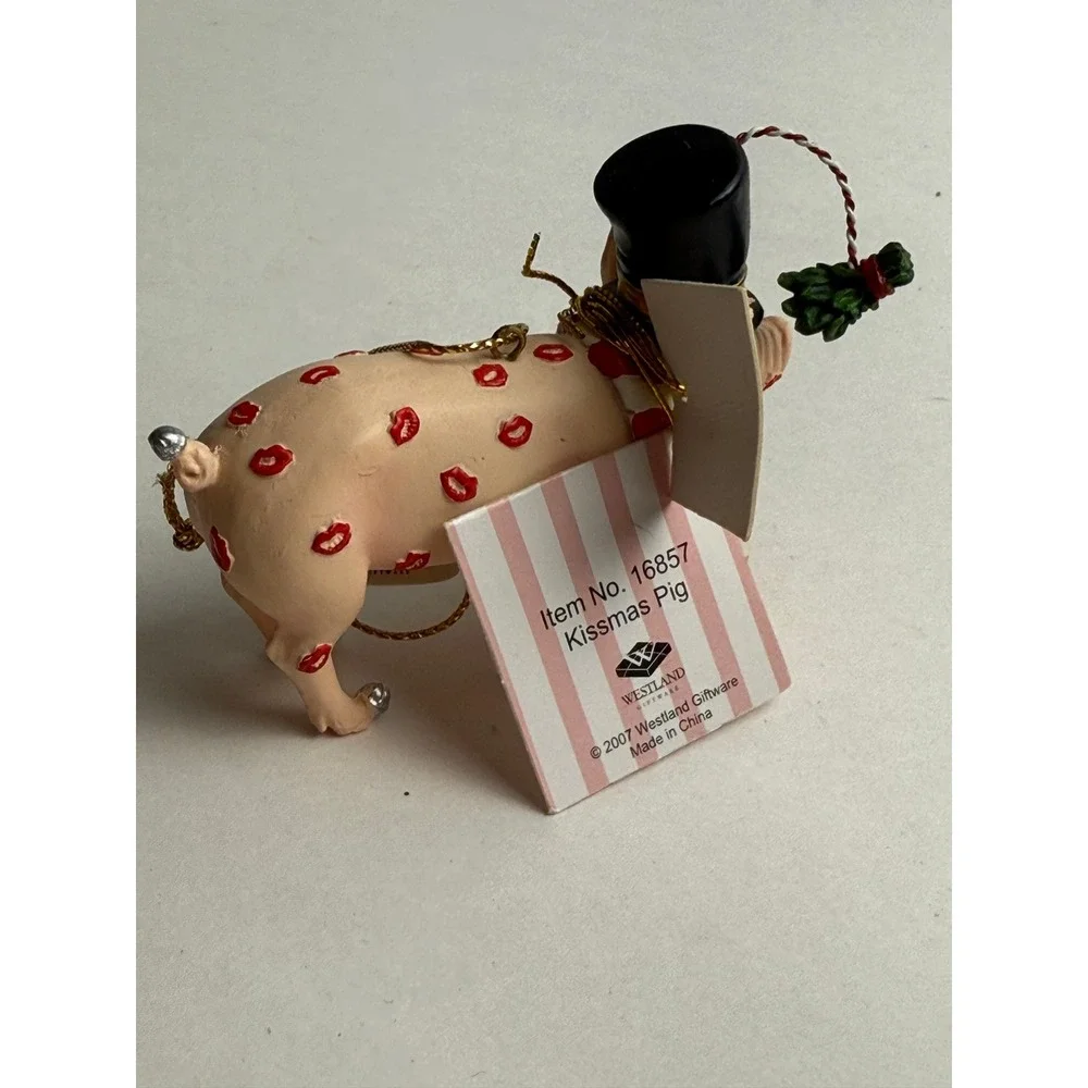 Westland Giftware Kissmas Pig Ornament Top Hat Scarf Kiss Lips‎ Holiday